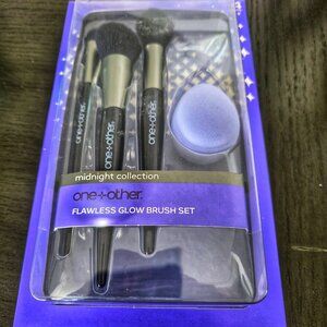 Makeup Brush Set 4 Piece Makeup Brush Set | Midnight Brush Set for Everyday